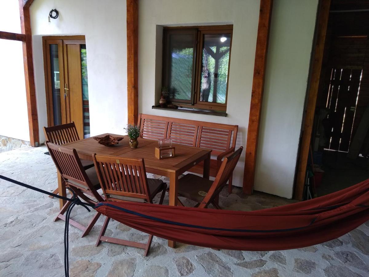New And Comfortable Two Bedroom House Gărâna Zewnętrze zdjęcie