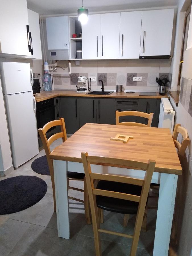 New And Comfortable Two Bedroom House Gărâna Zewnętrze zdjęcie